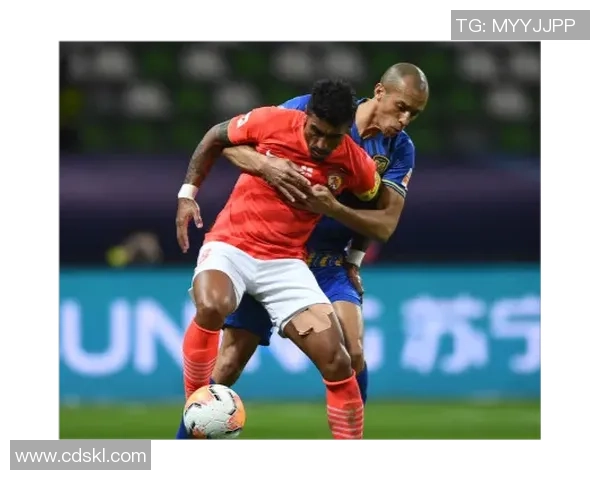 中超精彩对决AC米兰大胜巴萨4-0补时进球点燃全场激情