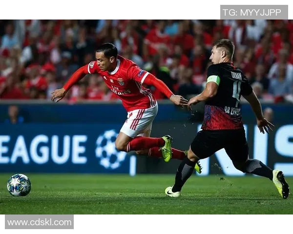 英超精彩对决莱比锡与本菲卡激战成平局全场沸腾