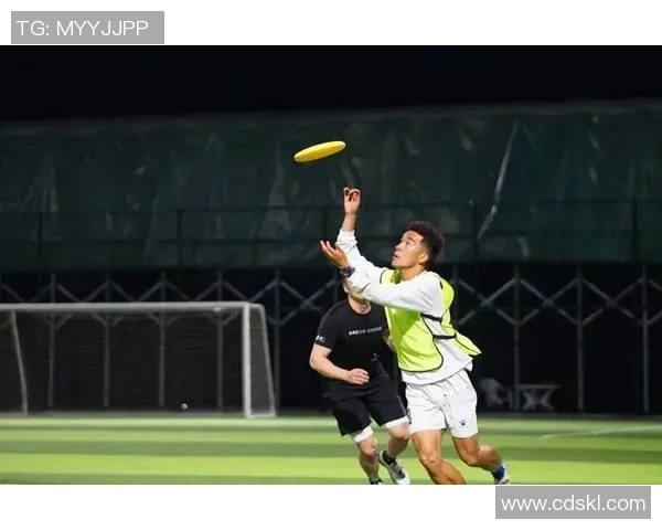 飞盘焦点:深入分析北京飞盘队的默契配合与战术运用 飞盘焦点:深入分析北京飞盘队的默契配合与战术运用