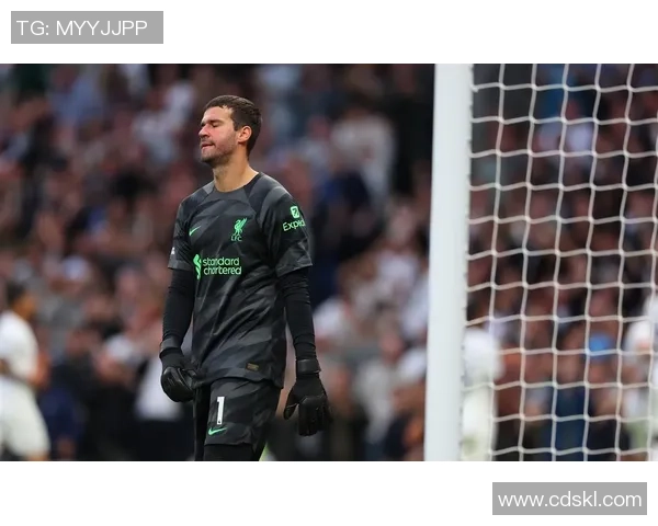 西甲焦点战曼城绝杀马竞补时进球引发争议判罚全场沸腾