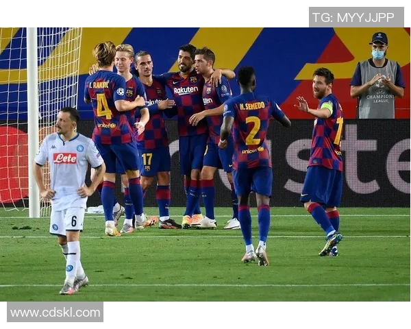 那不勒斯友谊赛大胜巴萨五球狂潮与帽子戏法点燃全场激情