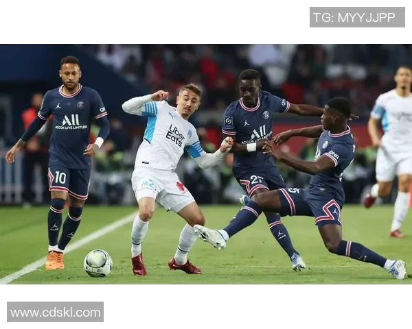 意甲激战：波尔图狂胜巴黎圣日耳曼5-1神奇扑救点燃全场激情