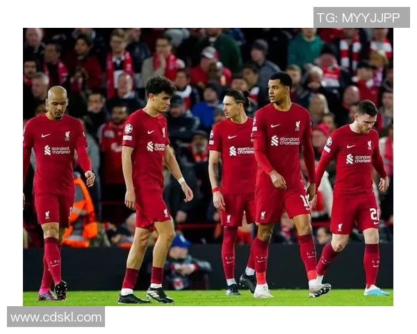 欧联杯激战平局那不勒斯与利物浦互交白卷战术分析与帽子戏法回顾 欧联杯激战平局那不勒斯与利物浦互交白卷战术分析与帽子戏法回顾