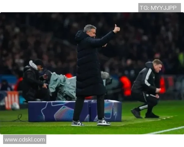 欧联杯激战回顾巴黎圣日耳曼与阿森纳1比1平局红牌争议引发全场热议