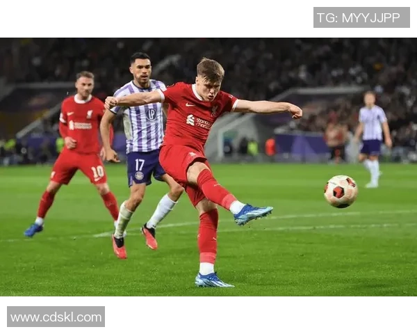 欧联杯惊现冷门那不勒斯逆转莱比锡红牌事件引发全场热议